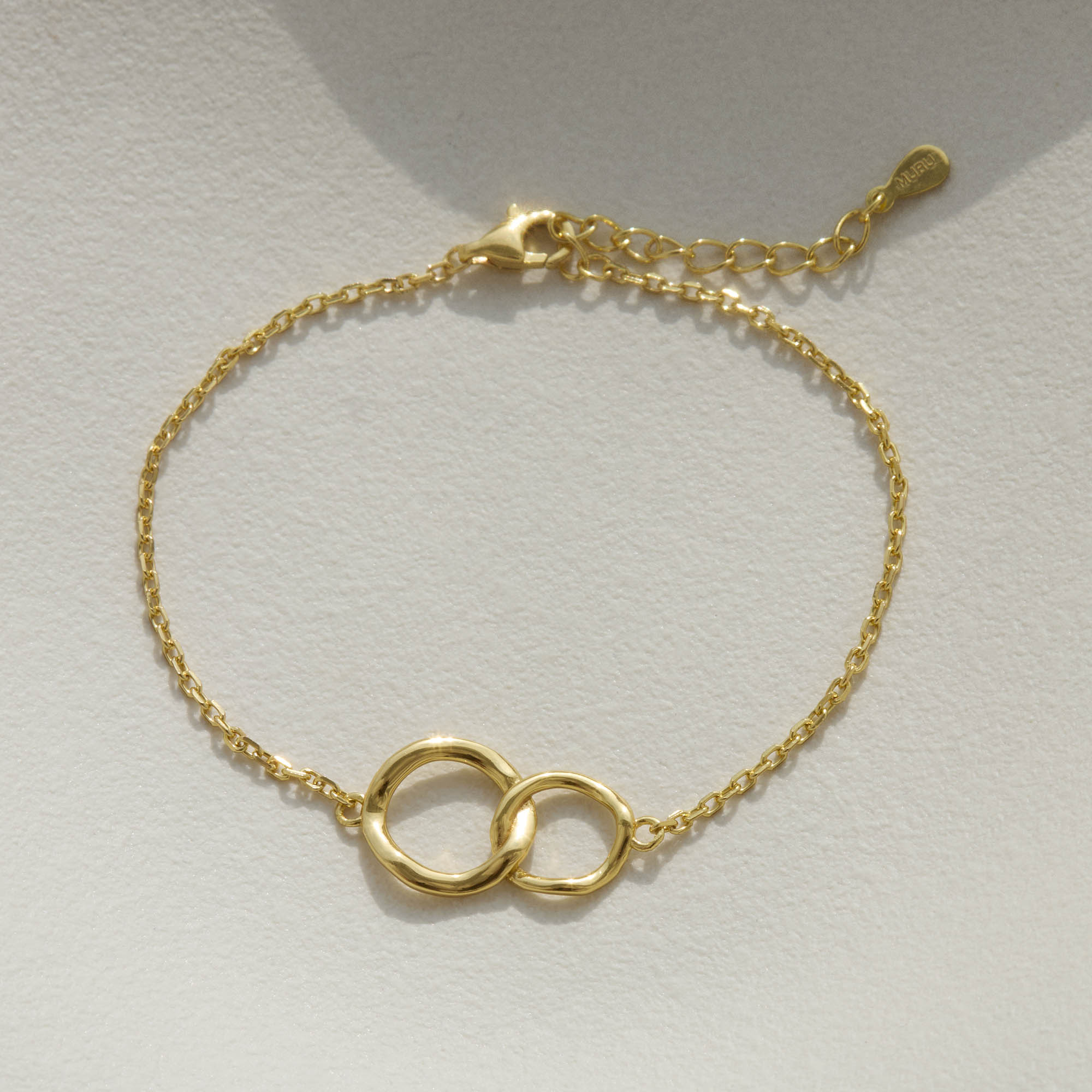 Muru Jewellery Connected rannekoru kulta rakkaus