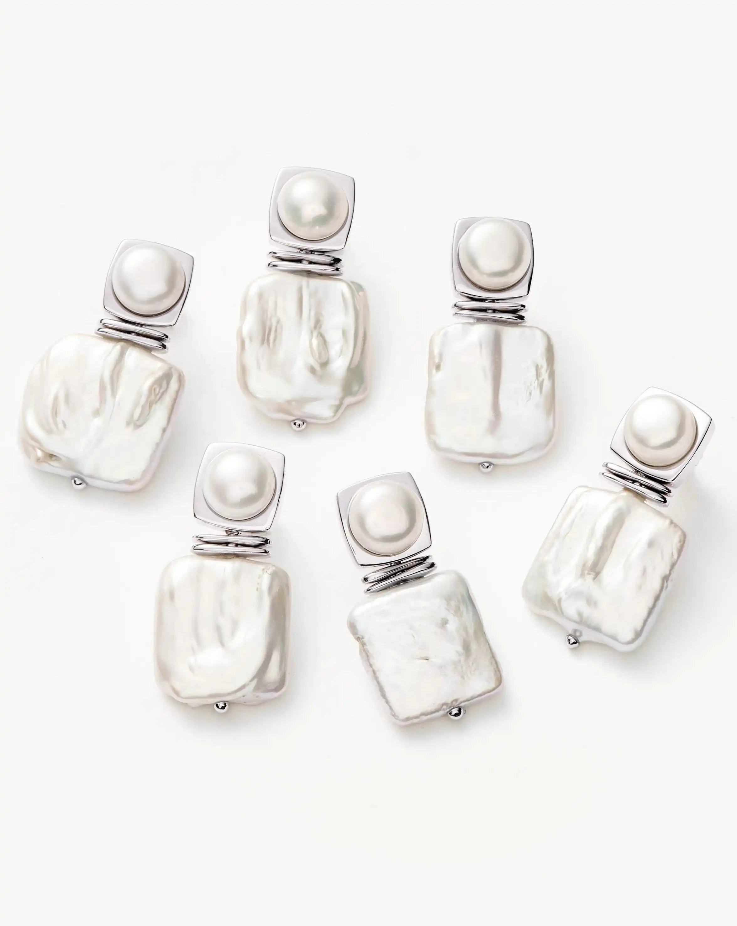 Missoma Square Pearl Statement korvakorut helmi hopea