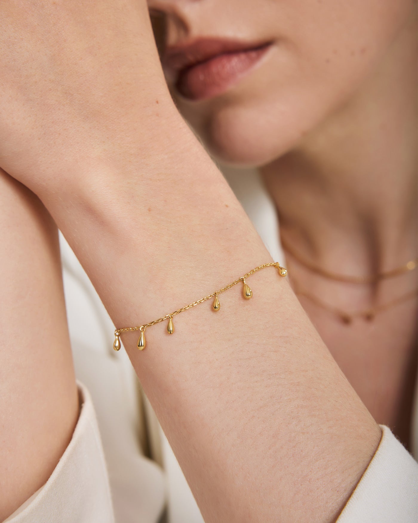 Ania Haie Teardrop Dangle Station rannekoru kulta