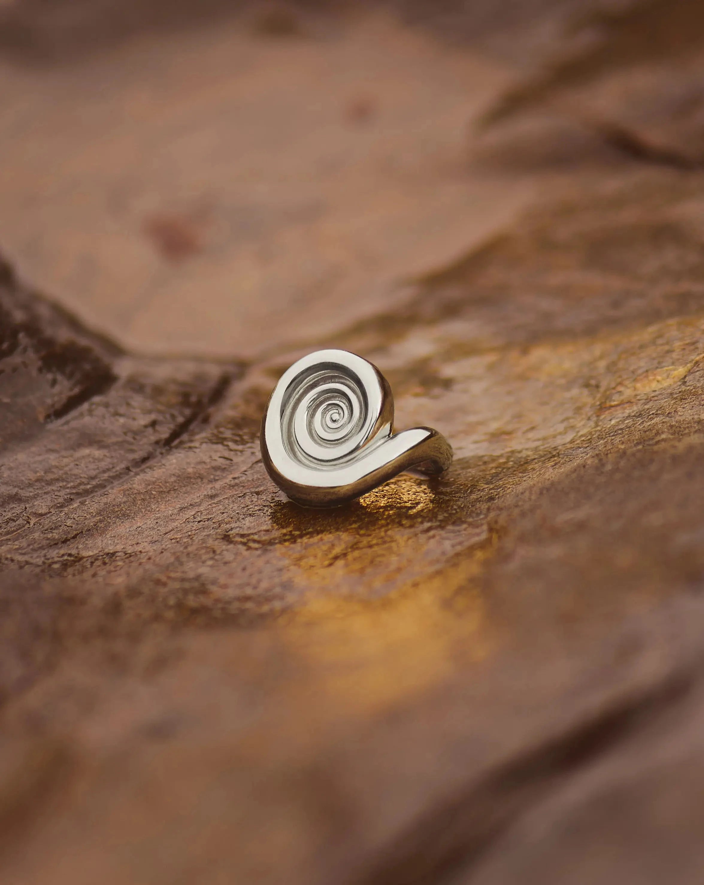 Missoma Spiral Statement sormus hopeoitu iso