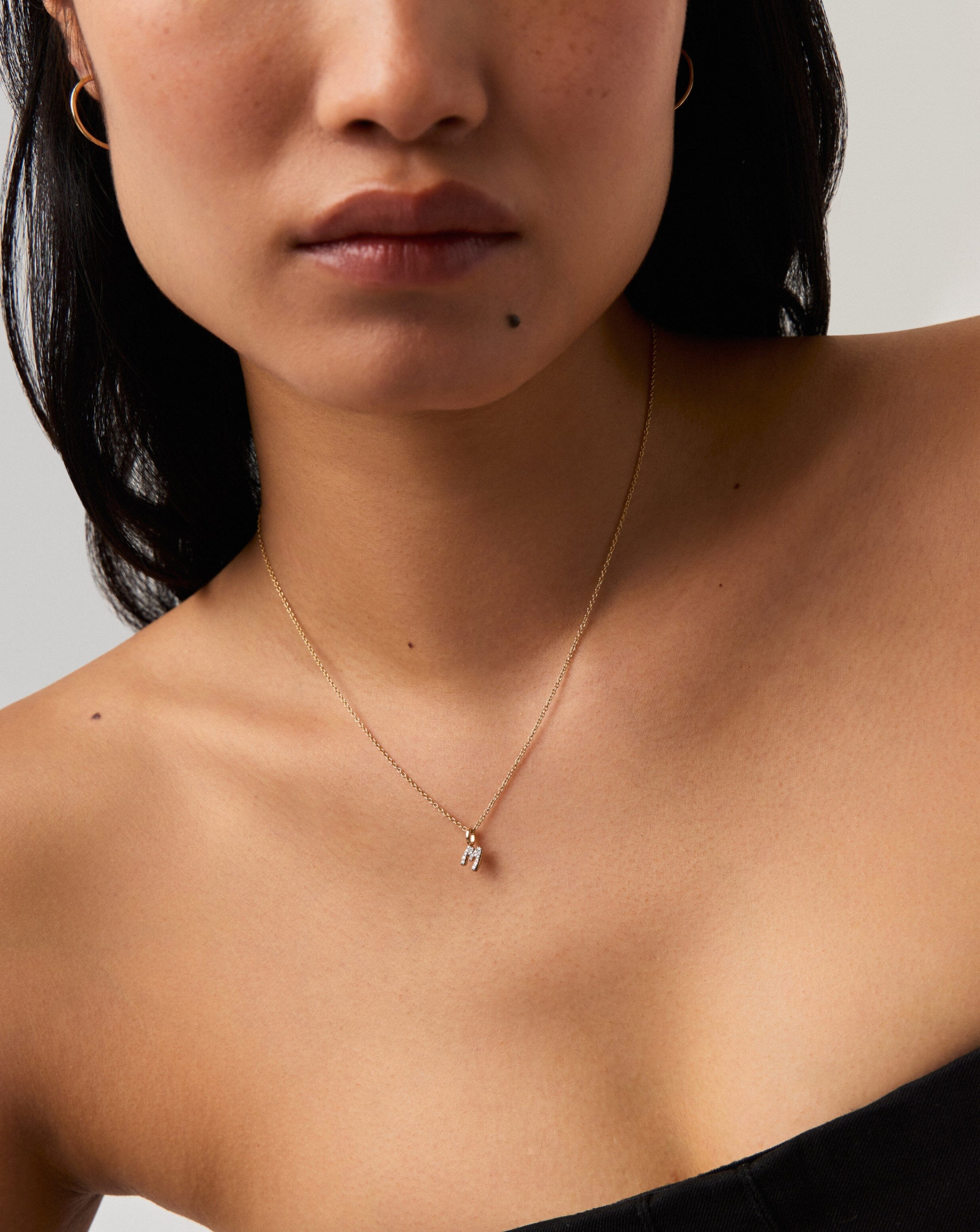 Missoma Diamond Initial Mini kaulakoru kulta timantti M