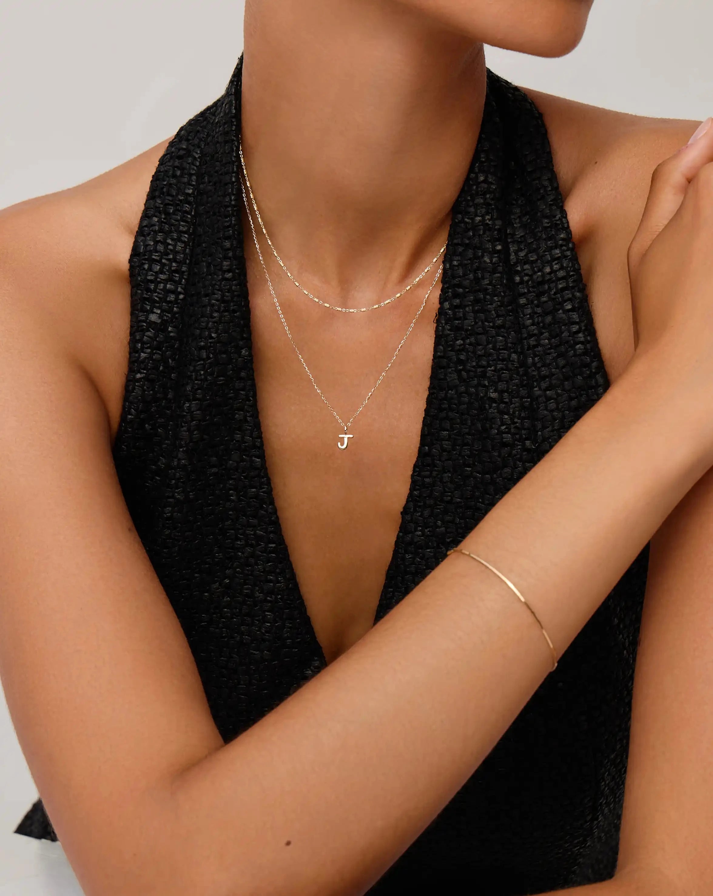 Missoma Initial J kaulakoru 14ct keltakulta mini pendant 45cm