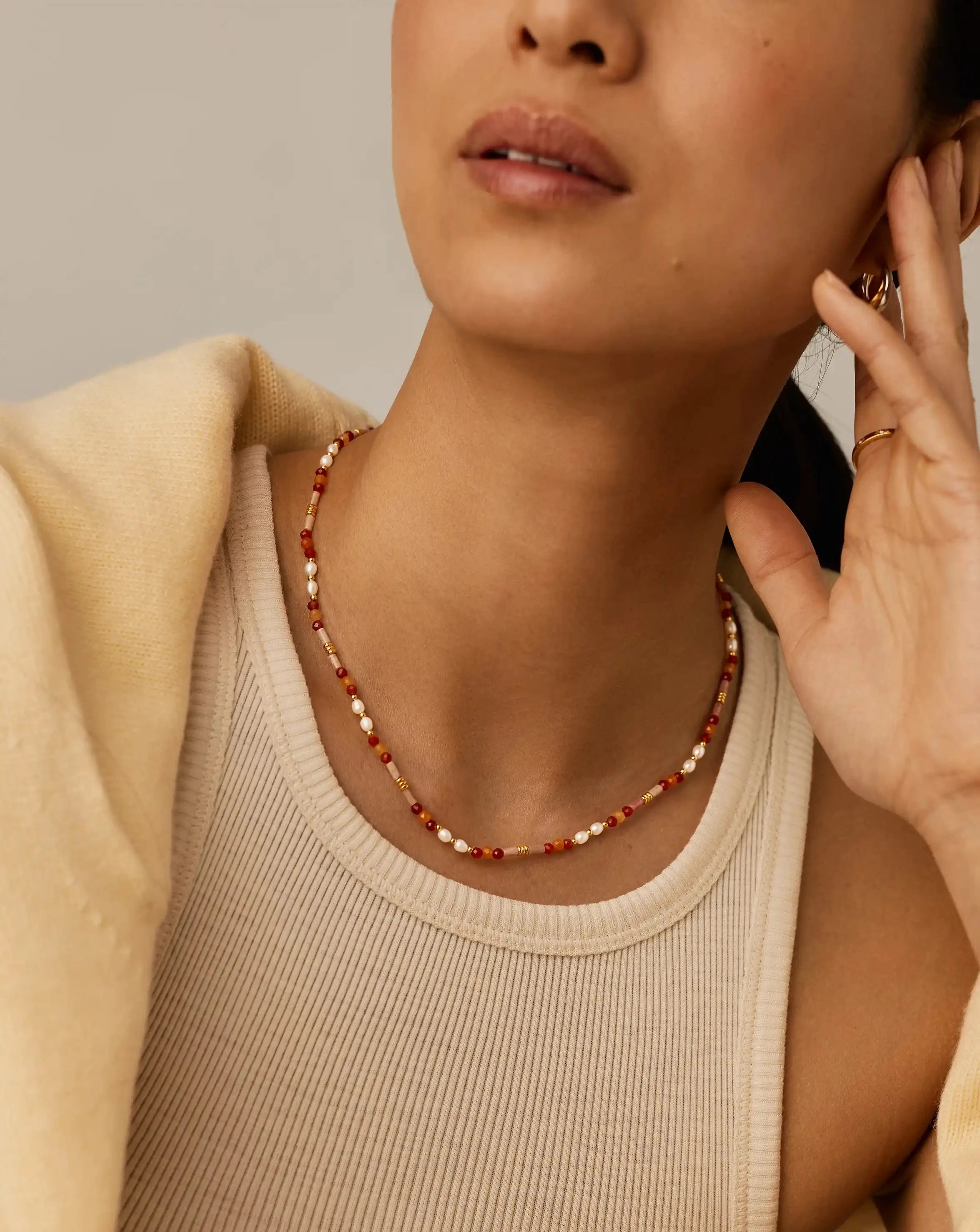 Missoma Beaded Gemstone Pearl Short kaulakoru paloma pink