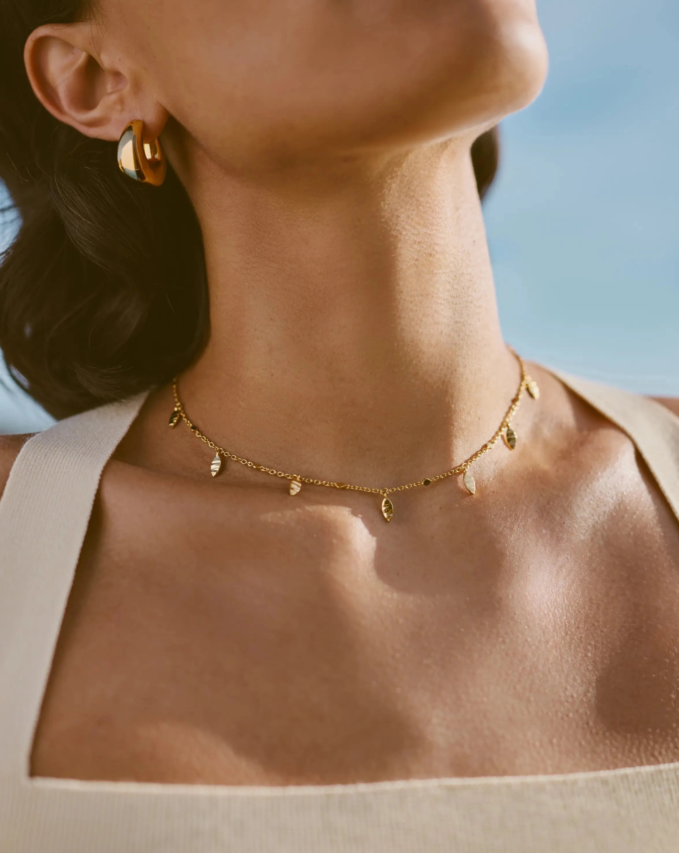 Missoma Leaf Charm Choker kaulakoru kullattu