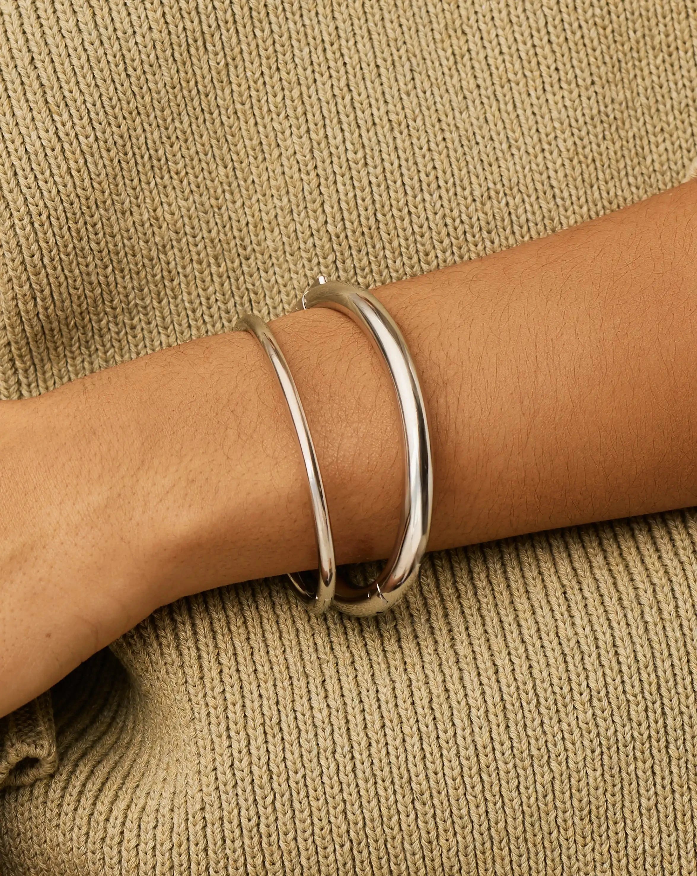 Missoma Chunky Bangle rannerenkaat platina 2 kpl vedenkestävä