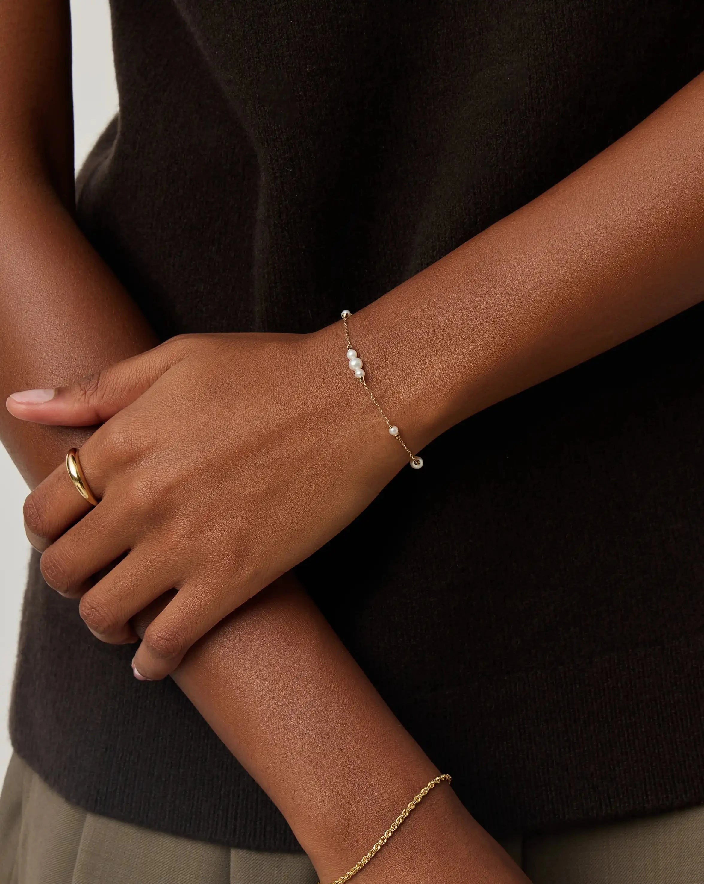 Missoma Pearl Chain rannekoru kulta helmi S/M