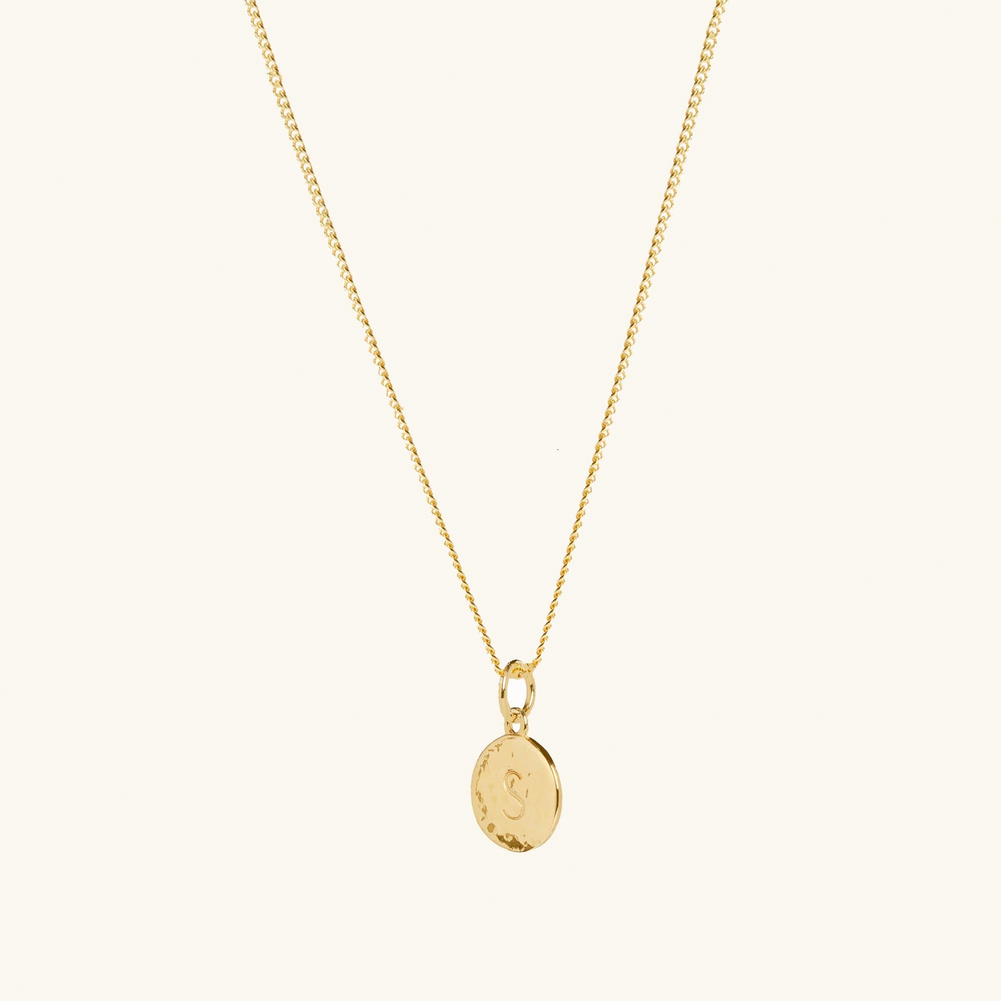 Muru Jewellery Initial kaulakoru kulta vasaroitu laatta 45cm