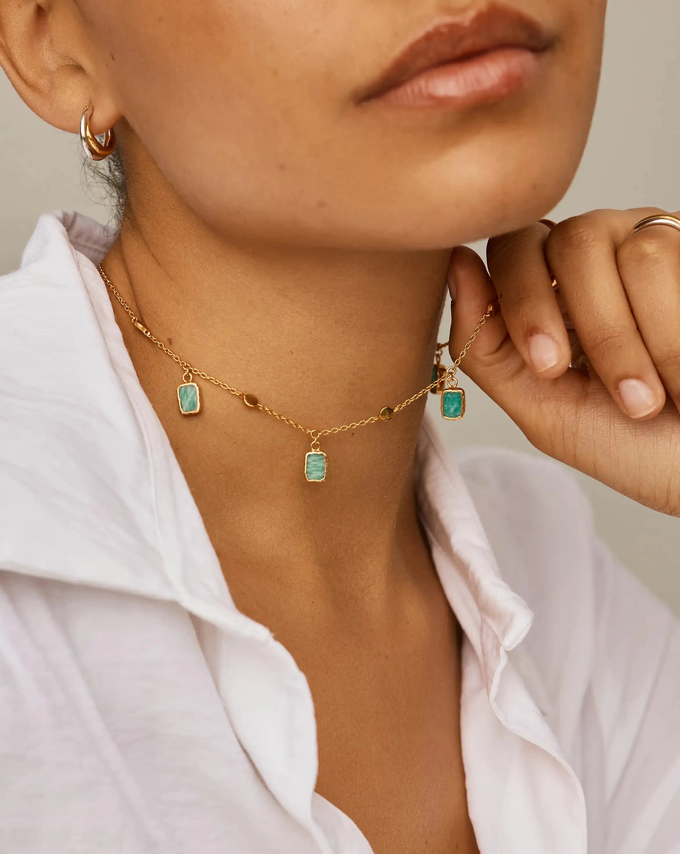 Missoma Lena Charm Choker kaulakoru amazonite kullattu