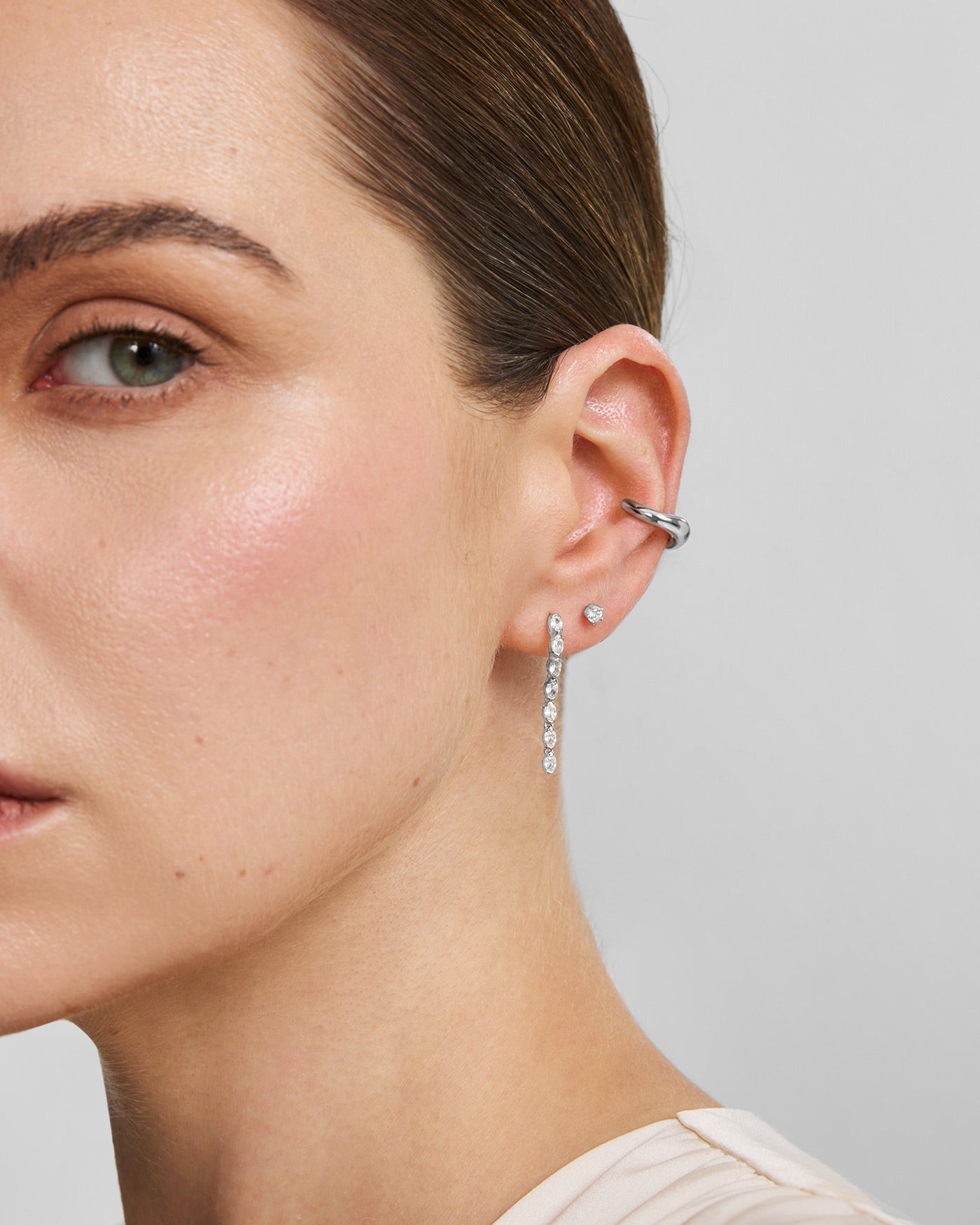 Ania Haie Wanderer Oval Linear korvakorut hopea zirkonia