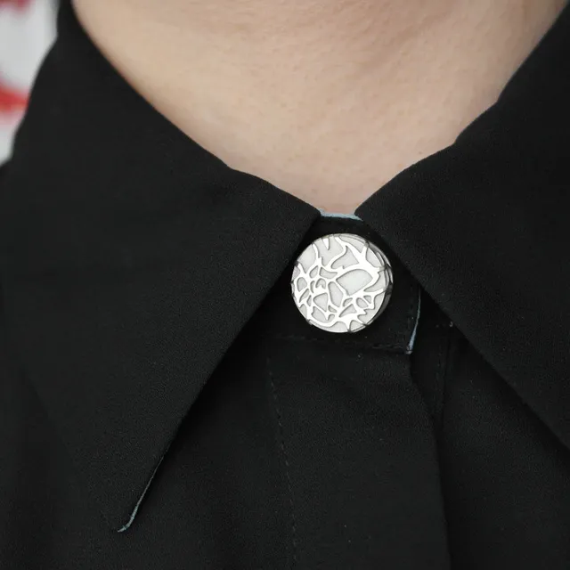 ONKO Vines nappikoru paitaan veistoksellinen