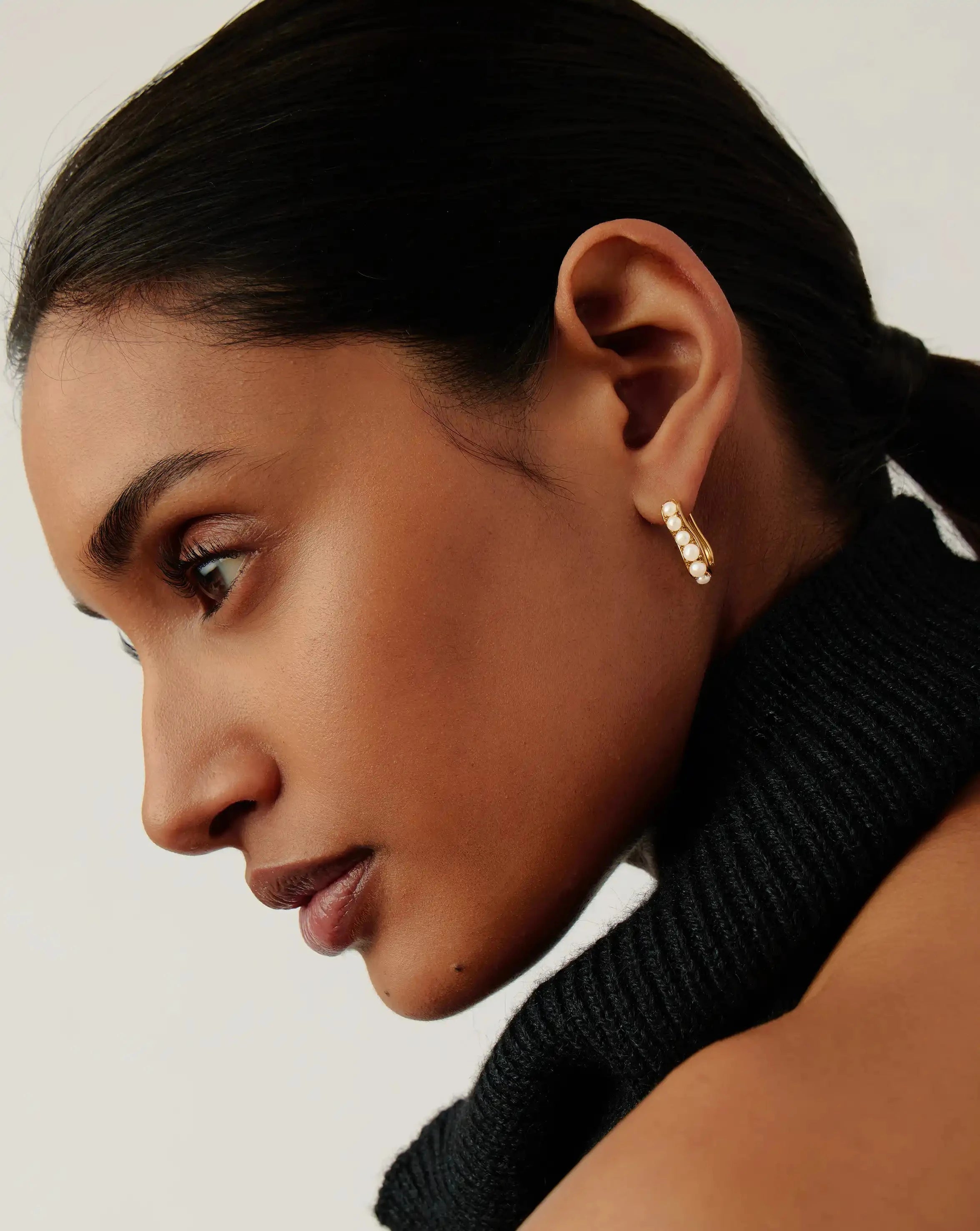 MISSOMA Pearl Wave Small Hoop korvakorut kulta helmi