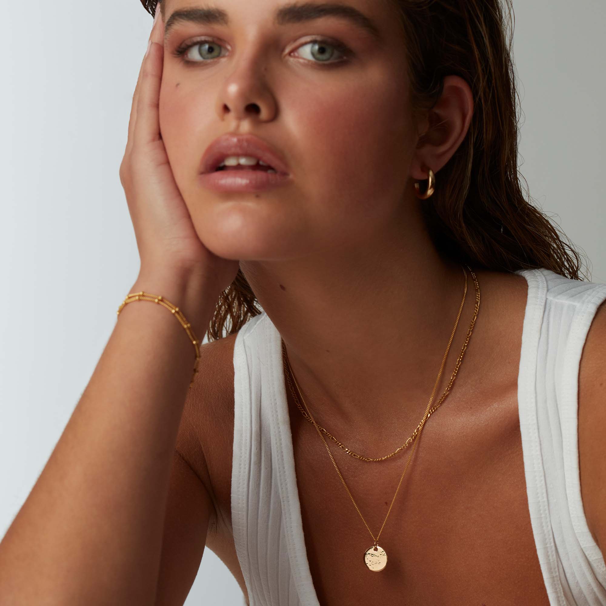 Muru Jewellery Hammered hopeakaulakoru 16" laatta