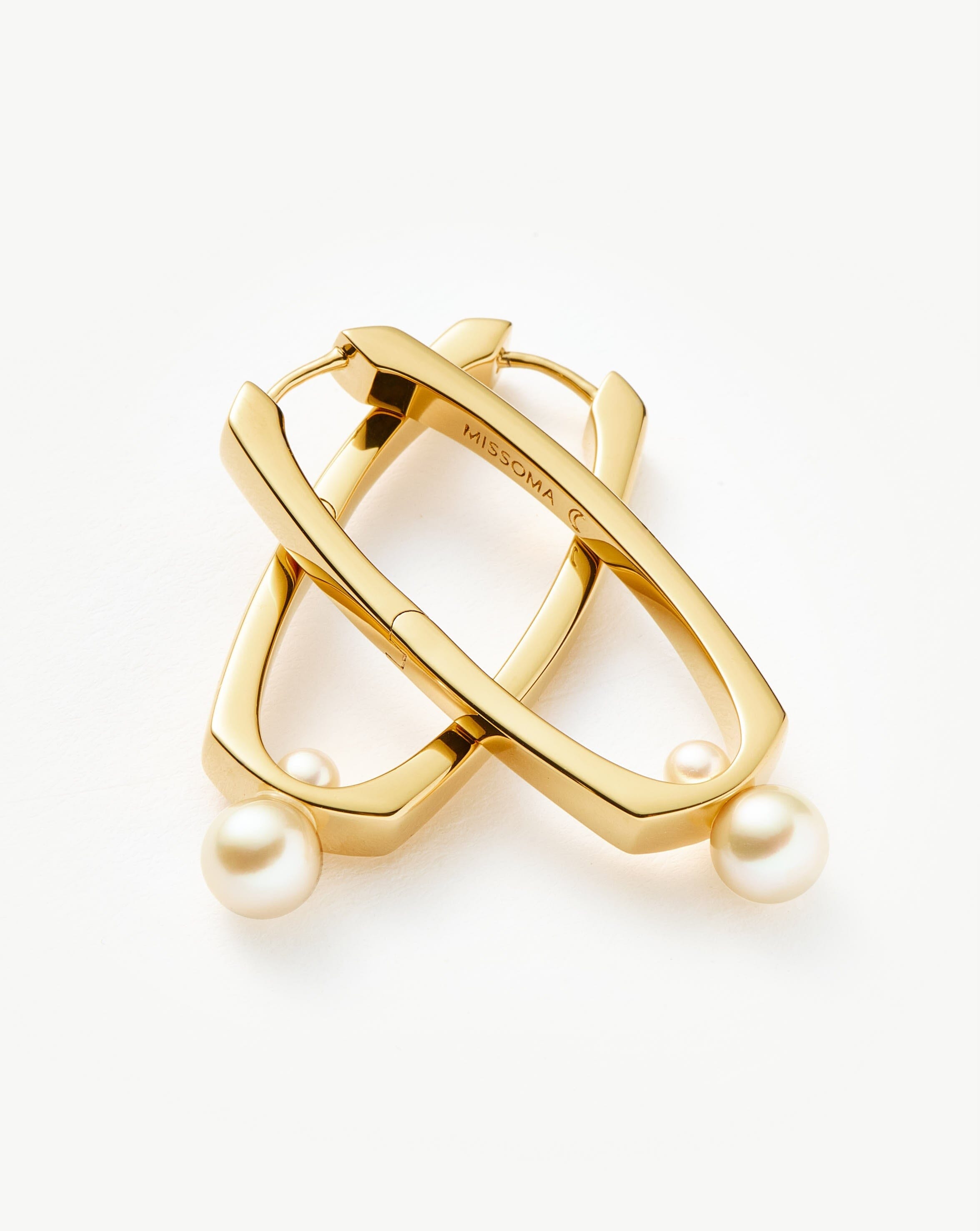 MISSOMA Button Pearl Ovate Hoop korvakorut kulta helmi