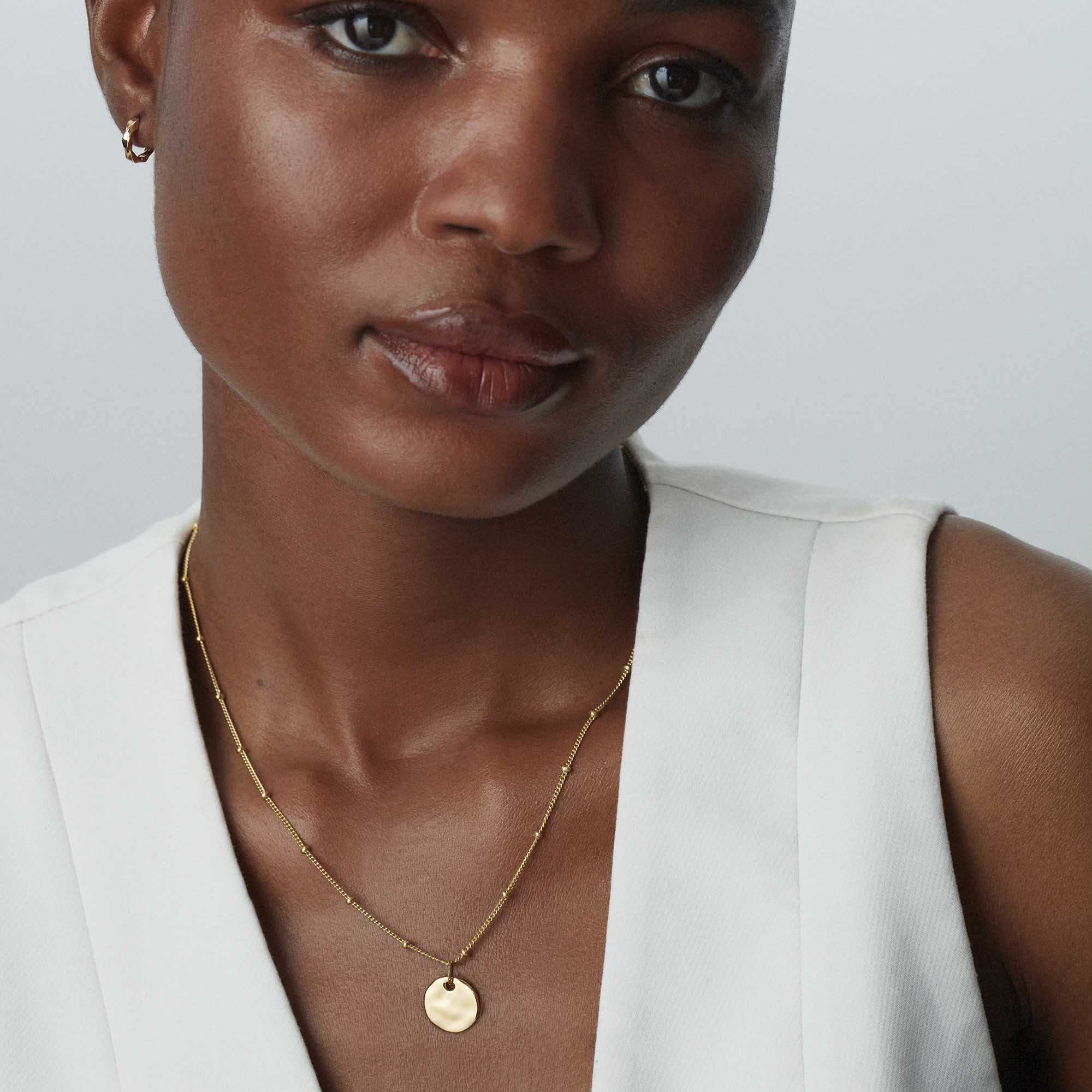 Muru Jewellery Ripple Disc riipus kulta kaiverrettava